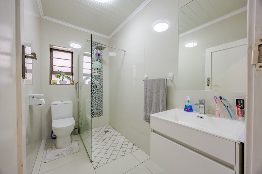3 Bedroom Property for Sale in Avondale Western Cape
